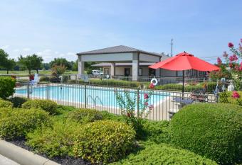 Briarwood Inn of Geneva has Smoking rooms