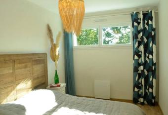 Appartement entre ville et mer. has Balcony rooms