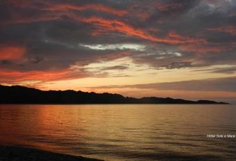 H  tel SOLE E MARE allows 18 year olds to book a room