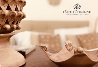 I Santi Coronati has Balcony rooms