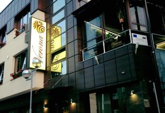 Hotel Verona allows 18 year olds to book a room