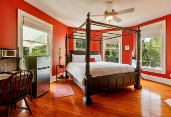 Anticipation Room in Camellia Rose Inn Downtown has Balcony rooms