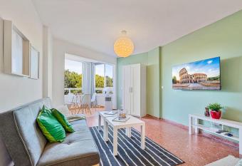 Calahonda Beach Brand new studio oceanfront allows 18 year olds to book a room