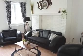 Agr  able maison de Ville, au calme has Balcony rooms