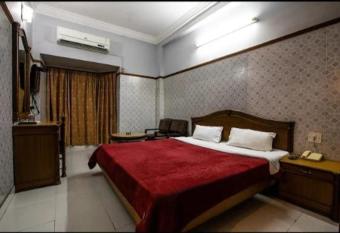 Regal 54 Guest House has Balcony rooms