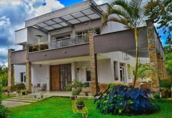 villa En la mesa de los Santos has Balcony rooms