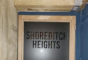 Shoreditch Heights- Central ground floor apartment allows 18 year olds to book a room