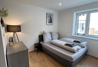 Gem  tliches Studio-Apartment in Karlsruhe Neureut - N  he Uni/KIT/Messe allows 18 year olds to book a room