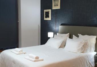 Solajis top floor exclusive apartment has rooms with a private hot tub