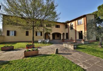 Fattoria Pagnana has Balcony rooms