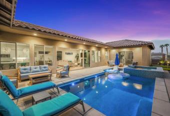 Purple Skies PGA West Signature Gorgeous Mtn Views has Balcony rooms