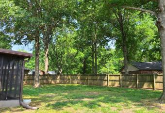 Centrally Located in Rogers/Bentonville Area allows 18 year olds to book a room