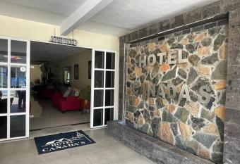 Hotel Ca  ada s Bungalows allows 18 year olds to book a room