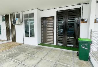 Mikhail s Homestay has Balcony rooms