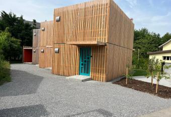 Tinyhous has Balcony rooms