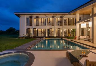 LohonoStays Riyuvann Estate has Balcony rooms