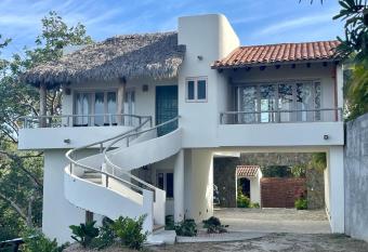 Casa Cerritos has Balcony rooms