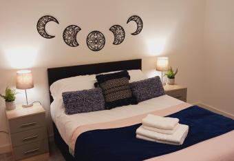 Bliss Apartments - Contractor 301 has Balcony rooms