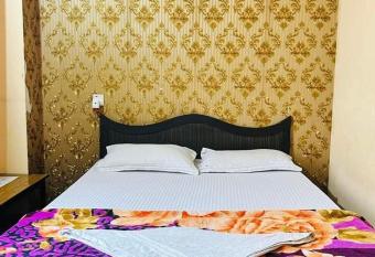 (null) allows 18 year olds to book a room