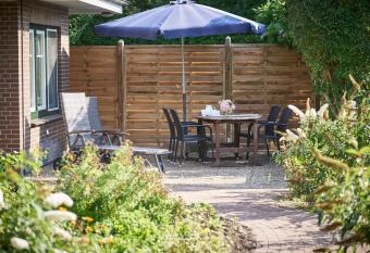 Ferienwohnung Brise 5, mit Spielscheune direkt am Wittensee has Balcony rooms