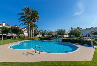 Fant  stic s agar   has Balcony rooms