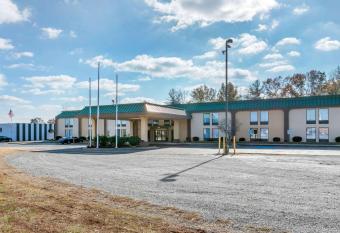 Quality Inn allows 18 year olds to book a room