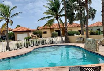 Turtle House Noord Aruba has Balcony rooms