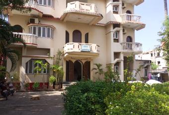 MADHUR RESIDENCY has Balcony rooms