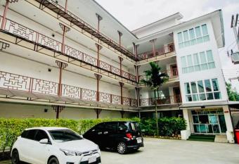 INN Kham Apartment allows 18 year olds to book a room