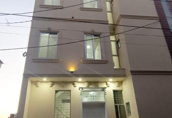 Continental Boys Hostel R-2 Johar Town allows 18 year olds to book a room