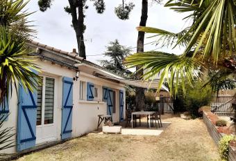 Entre les pins et la plage has Balcony rooms