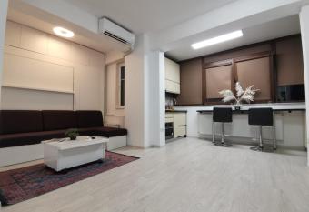 Tree V House has Balcony rooms