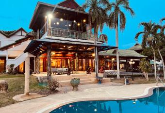 Luxury Villa in Phoenix Gold Club has Balcony rooms