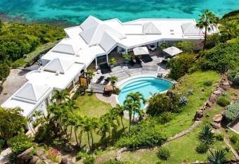 Arrow Marine has Balcony rooms