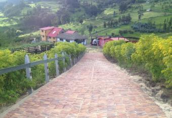 Caba  a Campestre La Esperanza has Balcony rooms