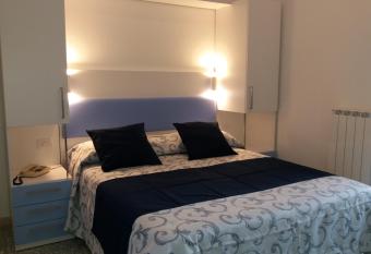 Hotel Niagara has Balcony rooms