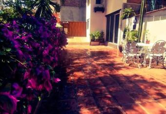 casa camelina allows 18 year olds to book a room