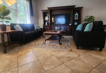 1 bedroom (2 Beds), 1 Bath with Kitchen at IMG has Balcony rooms