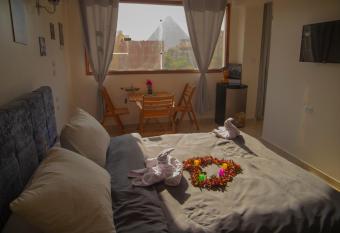 Pyramids view & jacuzzi has Smoking/Balcony rooms