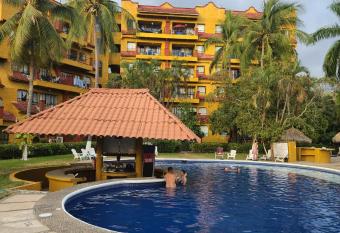 (null) has Balcony rooms