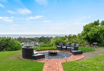 OCEAN View Villa w/ Hot-tub, Pool, Fireplace has rooms with a private hot tub