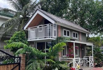 Tiny Home in Lucban has Balcony rooms
