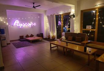 Flyscape Bir allows 18 year olds to book a room