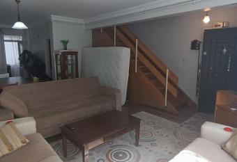 B.o  lu ada kiral  k m  stakil ev has Balcony rooms