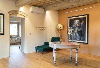 Losanna Suites allows 18 year olds to book a room