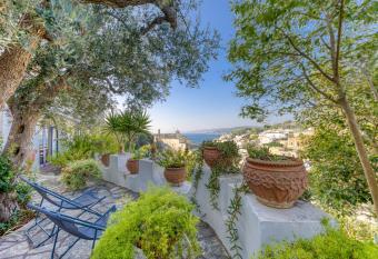 Villa Blu La Cambusa has Balcony rooms