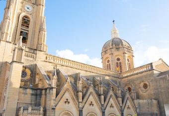 The White Knight Premium Boutique Hotel allows 18 year olds to book a room