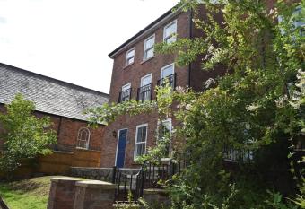 Dee View has Balcony rooms