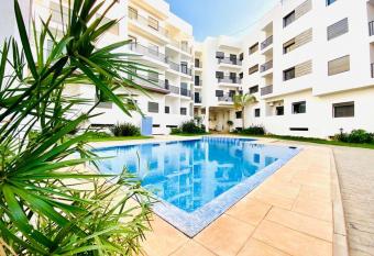 Une oasis de tranquillit   ! has Balcony rooms