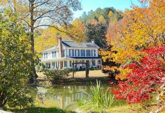 Historic Seaton Springs Farm B&B - J Seaton King Room & Private Bath allows 18 year olds to book a room